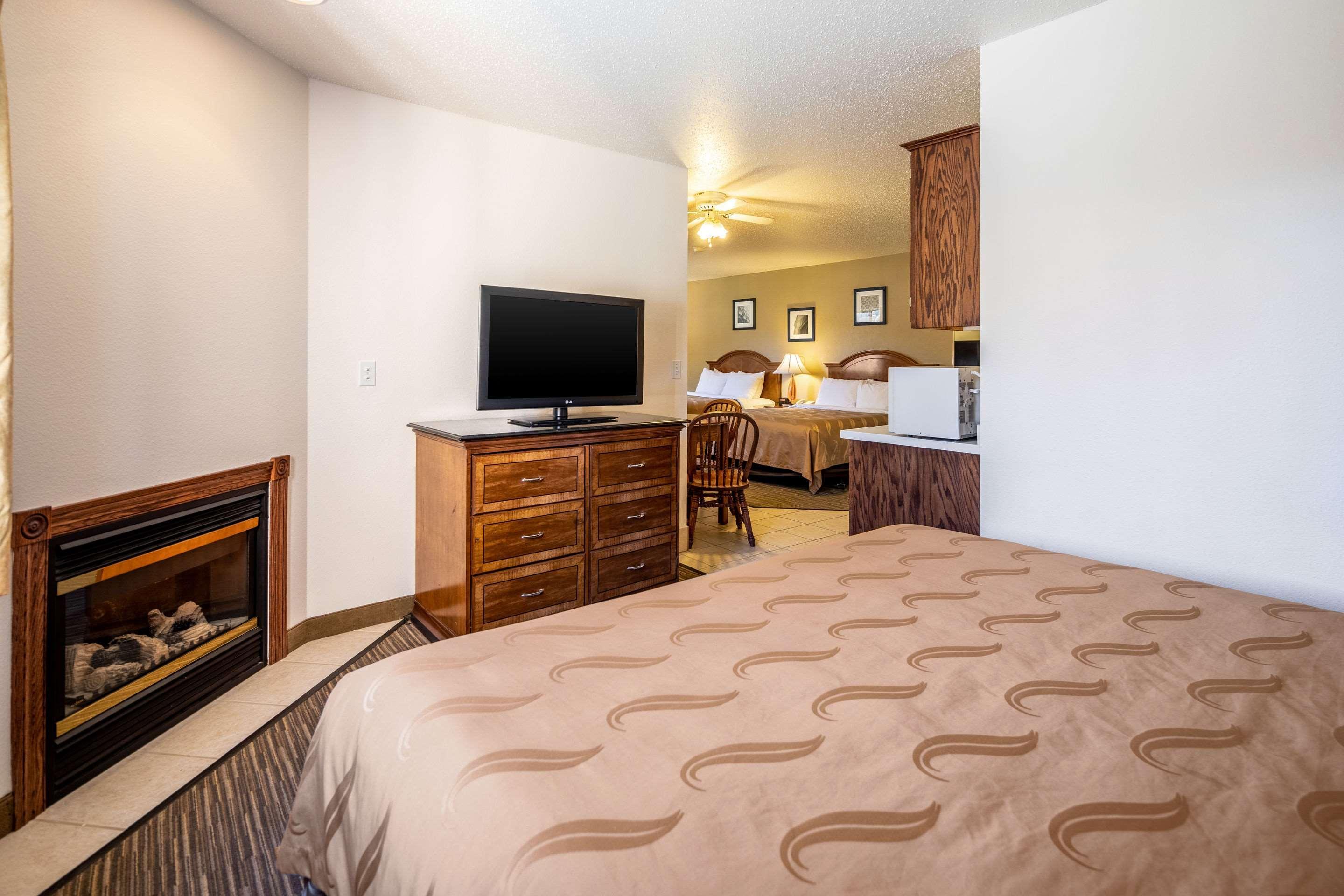 Quality Inn Keystone Near Mount Rushmore Екстериор снимка