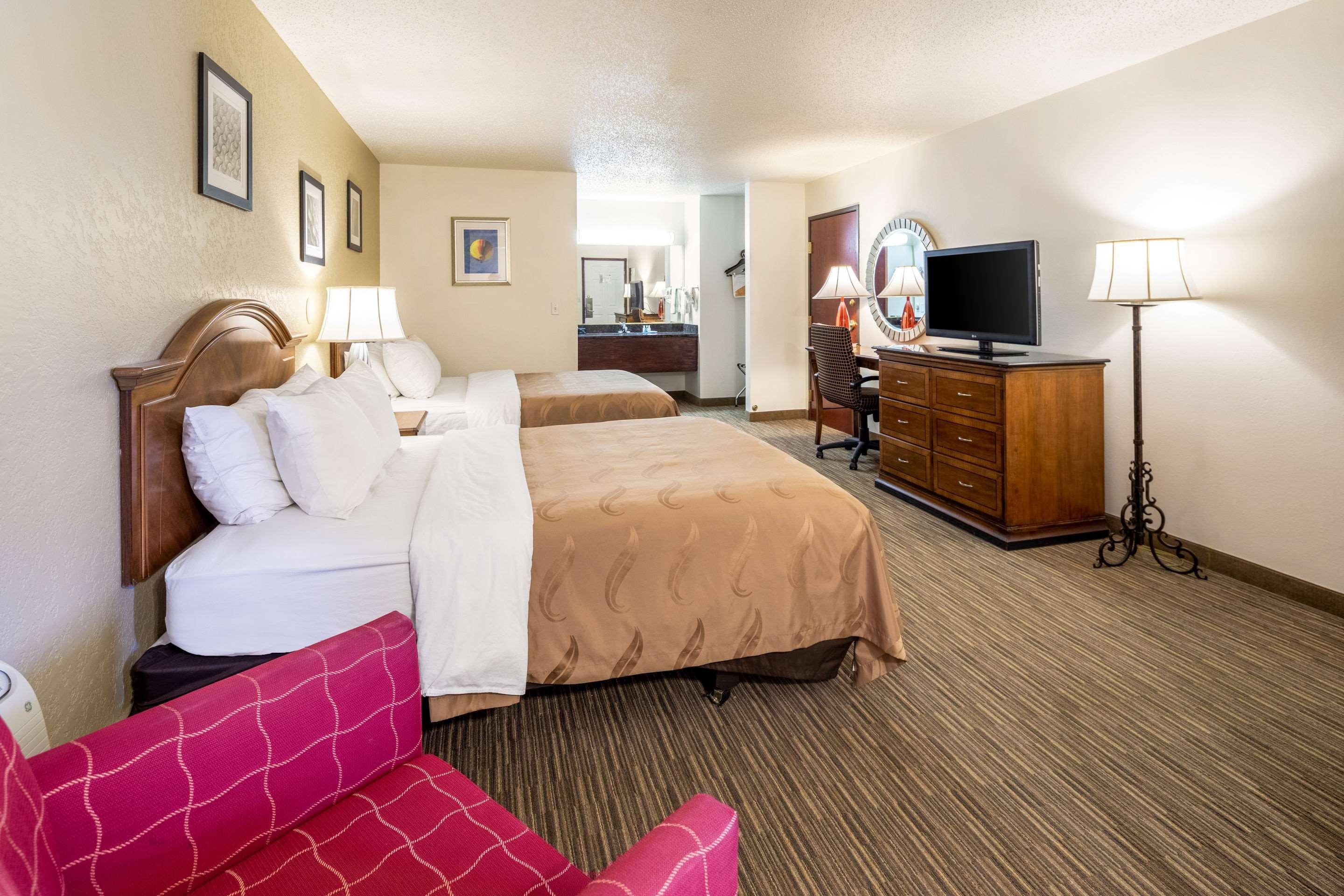 Quality Inn Keystone Near Mount Rushmore Екстериор снимка