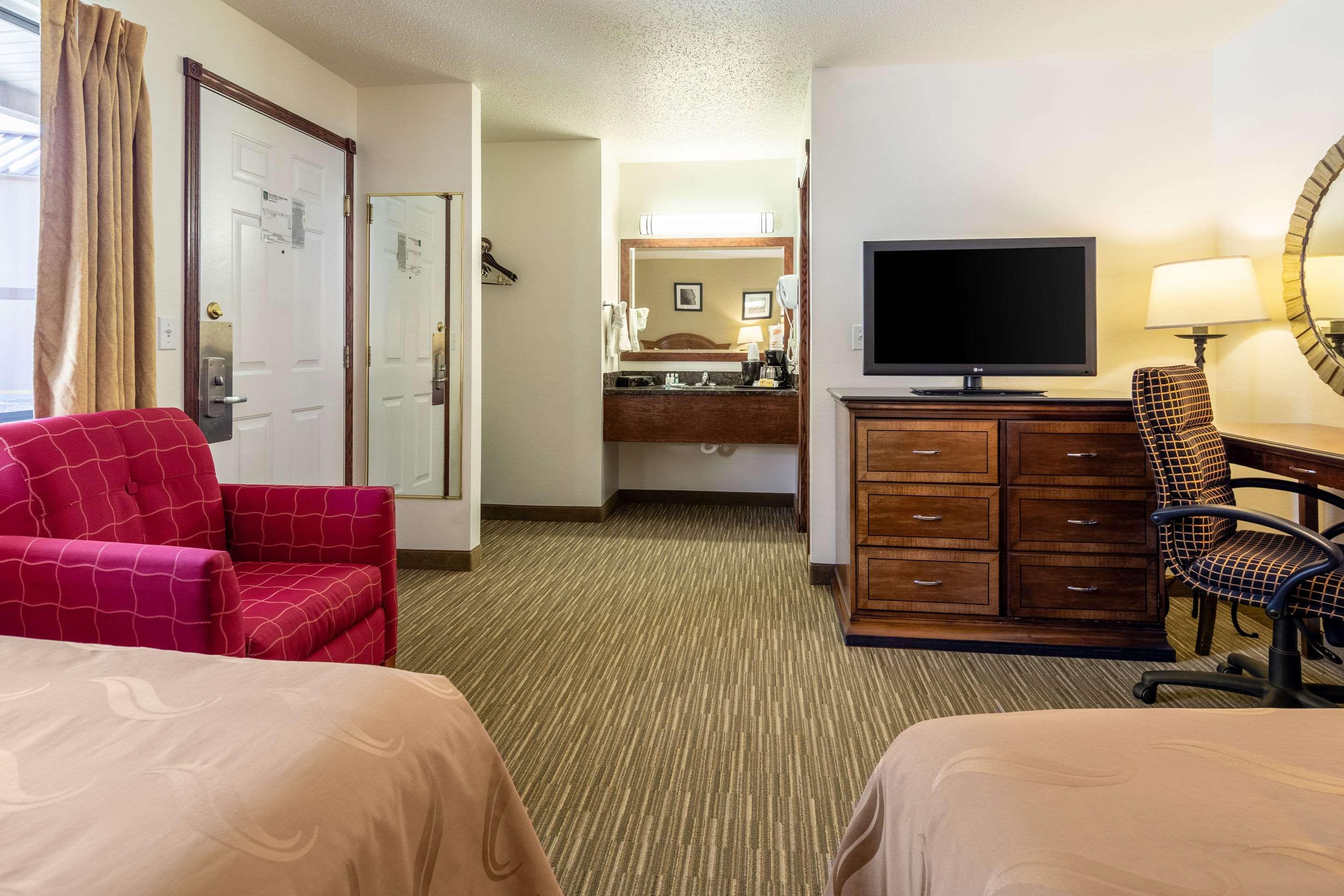 Quality Inn Keystone Near Mount Rushmore Екстериор снимка