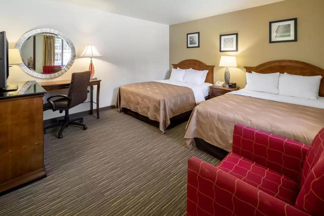 Quality Inn Keystone Near Mount Rushmore Екстериор снимка